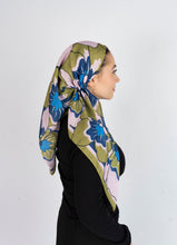 Load image into Gallery viewer, Petal Pop Scarf (Square Scarf + Pretied)